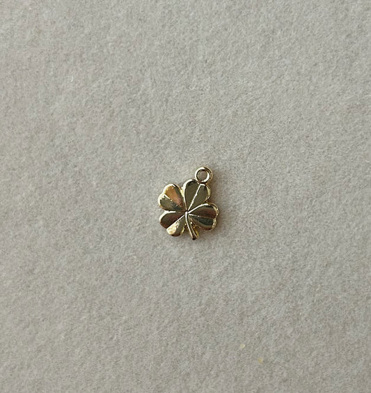 Small 4 Leaf Clover